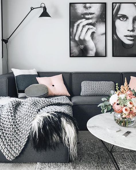 Interior dreams. #goals : @oh.eight.oh.nine Pink Living Room, Small Apartment Living Room, Funky Decor, Interiors Dream, Small Apartment Living, Living Room Decor Apartment, Living Room Grey, A Living Room, Apartment Living Room