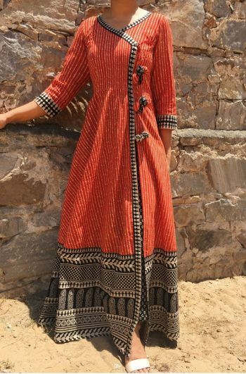 Top 10 Latest Angrakha Kurta Designs for Women: 2019 Kurta Designs For Women, The Secret Label, Striped Casual Dresses, Long Kurti Designs, Kurta Neck Design, Salwar Kamiz, Cotton Kurti Designs, Kurti Designs Party Wear, Kurta Designs Women