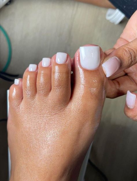 White Toenail, French Toe Nails, Short Classy Nails, White Pedicure, Gel Toe Nails, Acrylic Toes, Toe Nail Color, Acrylic Toe Nails, Pretty Toe Nails