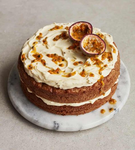 Ravneet Gill Recipes, Butterscotch Frosting Recipe, Ravneet Gill, Butterscotch Frosting, Passion Cake, Banana Cakes, Recipes Gourmet, Sponge Cakes, Cake Face