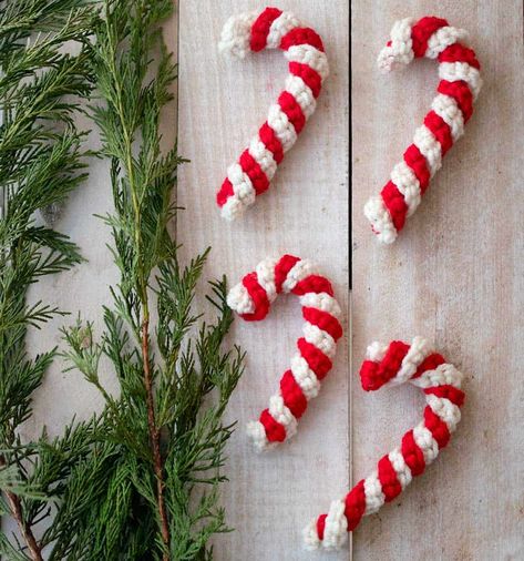 Crochet Candy Cane, Candy Cane Garland, Crochet Candy, Easy Candy, Holiday Craft Ideas, December Christmas, Instant Gratification, Christmas Nails Easy, Month Of December