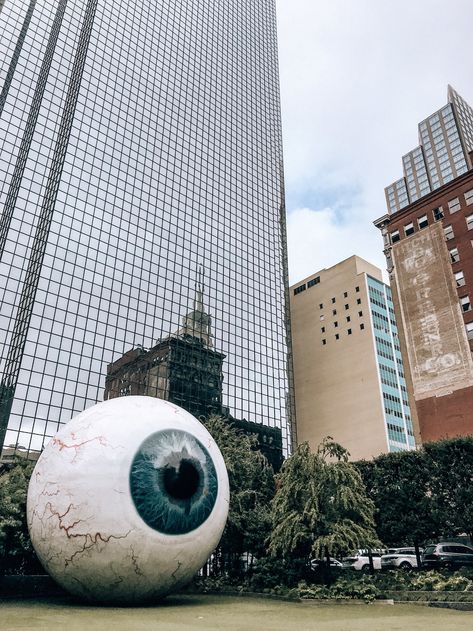 Dallas Instagram Spots, Dallas Texas Aesthetic, Dallas Aesthetic, Giant Eyeball, Dallas Photography, 2022 Goals, Visit Dallas, Dallas City, Paint Inspo