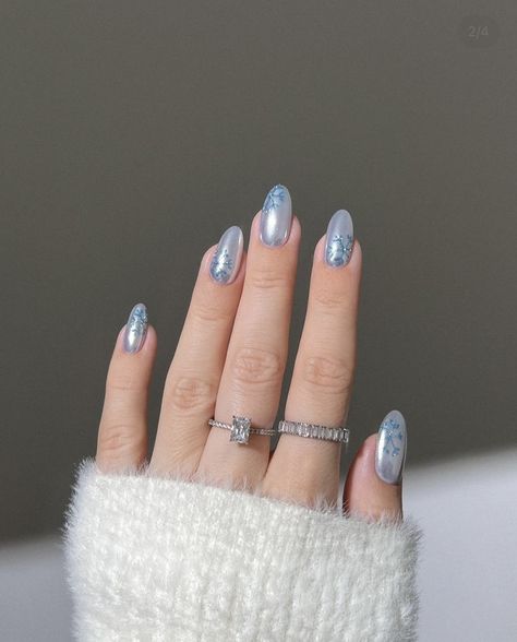 Icy Blue Nails Winter, Icy Nails, January Nail Designs, Snow Nails, January Nails, Christmas Gel Nails, Winter Nail Designs, Winter Nail, Sparkly Nails