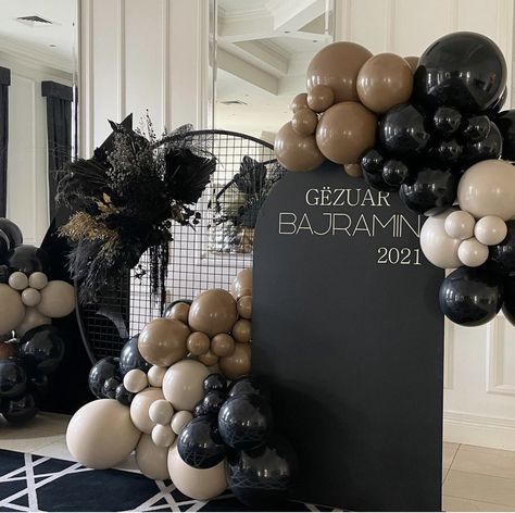 Brown And Black Balloon Garland, Black And Tan Balloon Arch, Matte Black Party Decor, Balloon Garland For Men Birthday, Balloon Garland For Men, Elegant Graduation Party Decorations, Black Balloon Arch, Black Balloon Garland, 18th Birthday Party Themes