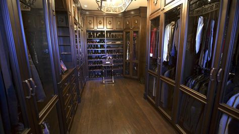 Tour Carlton Gebbia's House (and Closet!) Goth Closet, Gothic Closet, Goth Houses, Luxury House Interior Design, Closet Room, Dr House, Goth Home, Bravo Tv, Goth Home Decor