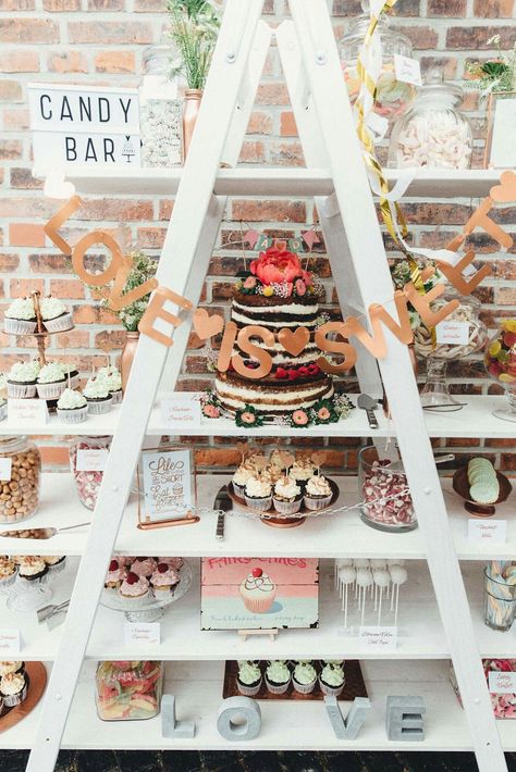 Diy Wedding Desserts, Ladder Wedding, Diy Dessert Table, Diy Wedding Bar, Geometric Wedding Decor, Wedding Food Display, Wedding Bar Decor, Dessert Display Wedding, German Wedding