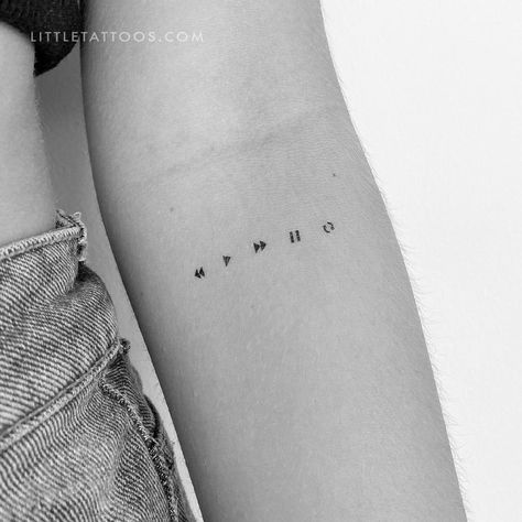 Music Tattoo Ribs, Music Tattoo Ideas Minimalist, Music Tattoo On Finger, Music Festival Tattoo Ideas, Behind The Ear Music Note Tattoo, Tiny Tatoos Arms Women, Music Measure Tattoo, Music Tattoo Inspiration, Dainty Music Tattoos For Women