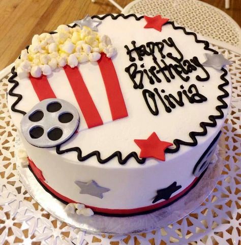 Movie themed party! ♥! Movie Theater Cake, Theater Cake, Outdoor Movie Birthday, Movie Theatre Birthday Party, Theatre Cake, Birthday Movie Night, Movie Theme Birthday Party, Backyard Movie Party, Happy Birthday Olivia