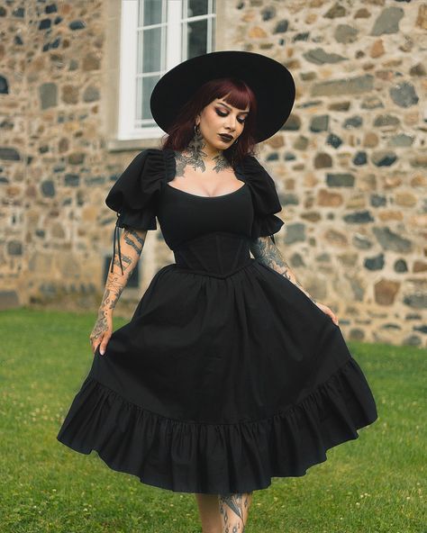 And here is the ALICE TOP worn with the puffy sleeves up! 🌹 We are so happy to let you know that the EDITH SKIRT (worn in these photos with the HARRIET CORSET BELT) will also be restocking on July 1st! Both items will now be following our brand new size chart that better accommodates our beloved plus size customers: XXS XS S M L XL XXL 1X 2X 3X 4X 5X 🌹 Please note that the Alice top fits about a size too big, so please size down when ordering! 🖤 #blackwoodcastle #gothicfashion #darkcotta... Goth Corset Outfit, Dark Cottagecore Outfits, Dark Cottagecore Fashion, Summer Goth Outfits, Witchy Outfits, Summer Goth, Perfect Dark, Cottagecore Outfits, Cottagecore Fashion