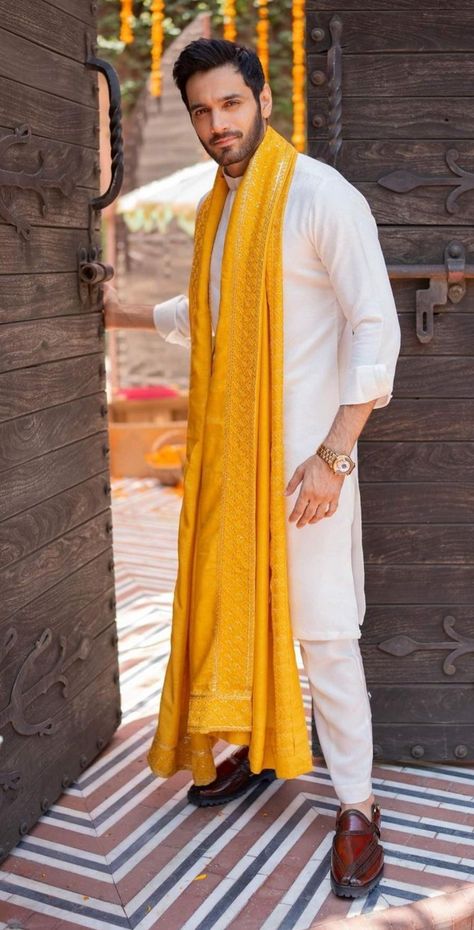 Mehndi Dress For Groom, Haldi Dress For Groom, Outfit For Haldi Function, Haldi Ceremony Outfit For Men, Indo Western Outfits For Men, Traditional Indian Mens Clothing, Indian Wedding Suits Men, Wedding Outfits Indian, Man Dress Design