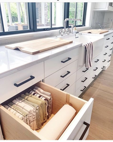 Paper Towel Drawer, Towel Drawer, Storage Kitchen Cabinets, Kitchen Towels Storage, Kitchen Cabinets Modern, Neat Method, Organization Design, Best Kitchen Design, Kitchen Ikea