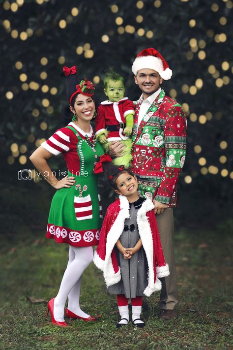 Grinch Family Christmas Card Whoville Family Grinch Christmas Family Outfits, Grinchmas Costume Ideas, Family Elf Costumes, Grinch Family Christmas Card, Grinch Family Costume Ideas, Grinch Christmas Family Photo, Whoville Photoshoot, Whooville Outfits Ideas, Grinch Family Pictures