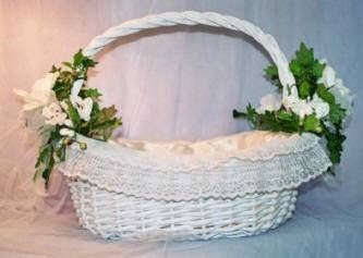 How to Decorate a Wedding Basket | eHow How To Decorate Baskets, How To Decorate A Basket, Wedding Card Basket, Card Basket, Themed Gift Baskets, White Baskets, Basket Uses, Wedding Anniversary Cards, Gift Table