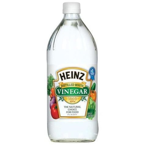 Vinegar is magical. I never knew until recently just how handy vinegar is! We use vinegar a lot in our house. Vinegar cleans much like an all-purpose cleaner. Basically, all you need is to mix a solution of equal parts of water ... Diy Dog Shampoo, Heinz Vinegar, Creative Life Hacks, Vinegar Uses, Vitamix Recipes, Vinegar Cleaning, Mildew Smell, Natural Cleanser, 3 Girls