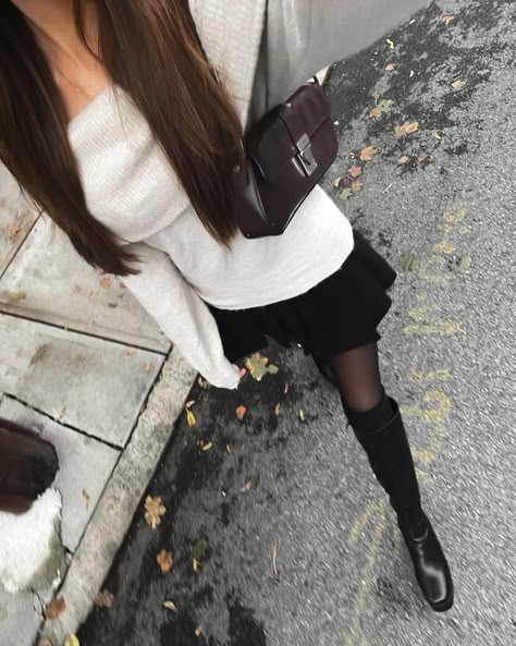 bella lombardi fall outfit fall inspo fall aesthetic Sixth Form Outfits, Autumn Fits, Blair Waldorf, Stockholm Fashion, Winter Fits, Mode Inspo, 가을 패션, Autumn Outfit, Outfit Inspo Fall