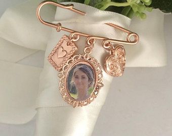 Rose Bud Brooch Beautiful Rhinestone Fashion Jewelry Gold Tone | Etsy Bouquet Locket, Rose Gold Bouquet, Bouquet Photo Charm, Julia Rose, Gold Bouquet, Photo Bouquet, Bouquet Photo, Pretty Ribbon, Vintage Bouquet