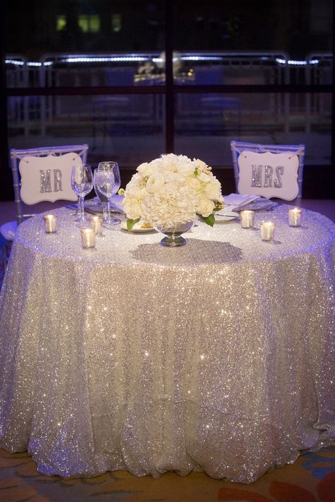 wedding reception idea; photo: PERSON KILLIAN PHOTOGRAPHY Modern Winter Wedding, Glittery Wedding, Bride Groom Table, Glitter Table, Sweetheart Table Wedding, Boda Mexicana, Sparkly Wedding, Silver Table, 25th Wedding Anniversary