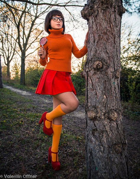 Velma Costume, Halloween Costumes Women Scary, Halloween Costumes Women Creative, Velma Cosplay, Halloween Costume Ideas For Women, Pumpkin Halloween Costume, Costume Ideas For Women, Diy Costumes Women, Halloween Costumes College Girls