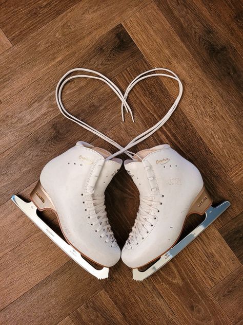 Skates Aesthetic, Skate Aesthetic, Figure Skates, Figure Ice Skates, Skate 3, Skating Aesthetic, Figure Skater, Ice Skating, Figure Skating