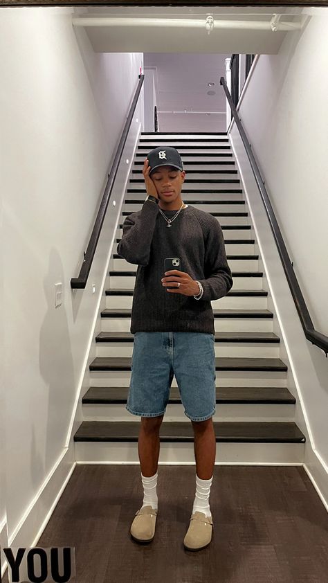 Boston Outfits, Birkenstock Outfit, Mens Shorts Outfits, Mens Summer Outfits, Black Men Street Fashion, Streetwear Fits, Men Street Fashion, Mens Trendy Outfits, Street Style Outfits Men