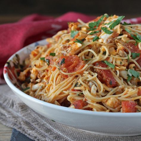 This Spicy Angel Hair Pasta with Halibut and Tomatoes is such a satisfying Mediterranean style dish. Salmon With Angel Hair Pasta, Spicy Halibut Recipes, Fish With Pasta Recipes, Recipes With Halibut, Halibut Pasta Recipes, Halibut Pasta, Fish And Pasta Recipes, Angel Hair Pasta Recipe, Alaska Recipes