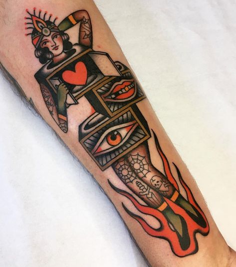 Moira Ramone (@moira.ramone) • Instagram photos and videos Circus Tattoo, Vampire Tattoo, Traditional Tattoo Designs, Tattoo Apprenticeship, Old School Tattoo Designs, American Traditional Tattoo, School Tattoo, Tattoo Sleeve Designs, American Traditional