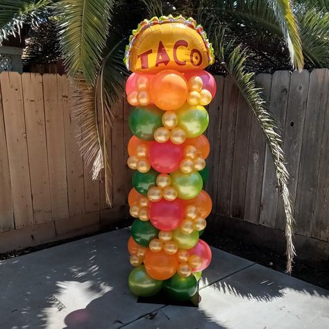 Mexican Theme Party Balloons, Cinco De Mayo Balloon Ideas, Mexican Party Balloons, Taco Balloon Arch, Mexican Fiesta Balloon Garland, Fiesta Balloon Column, Mexican Theme Balloon Arch, Cinco De Mayo Graduation Party Ideas, Mexican Theme Balloon Garland