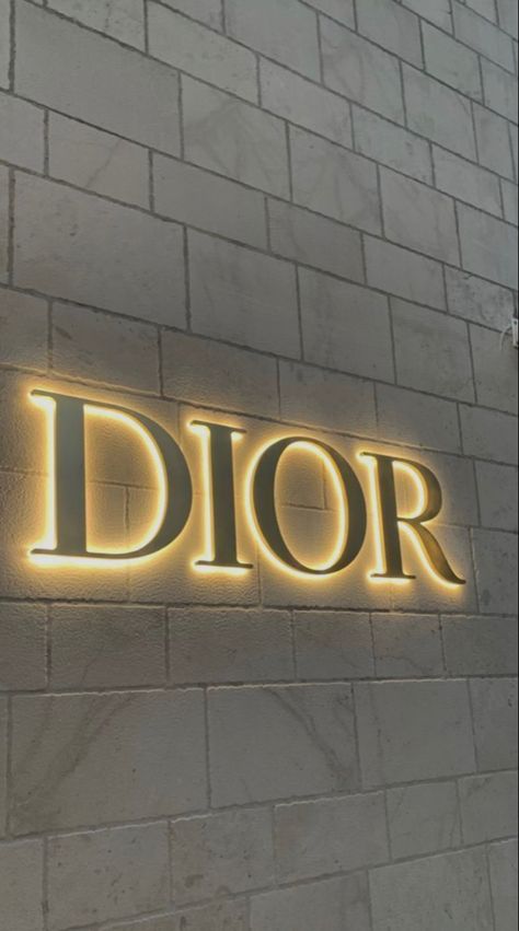 Dior wall inspiration background for iPhone , laptop and iPad Aesthetic Christmas Laptop Wallpaper, Christian Dior Wallpaper, Dior Aesthetic Wallpaper, Phone Backround, Screensaver Iphone, Dior Wallpaper, Ipad Mini Wallpaper, Simplistic Wallpaper, Dior Aesthetic