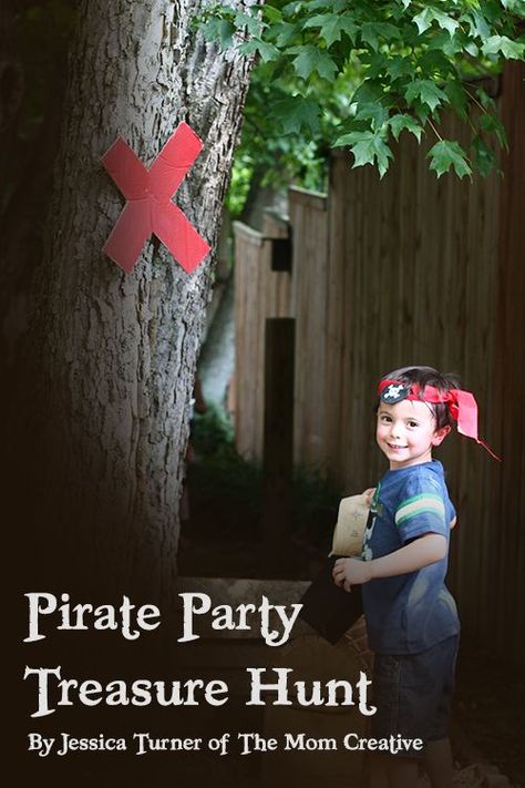 All the details to plan an awesome #pirate treasure hunt, complete with clues, a map and easy DIY signs. A must-pin! #kids #birthday Birthday Party Treasure Hunt, Pirate Treasure Hunt, Pirate Activities, Pirate Themed Birthday, Pirate Theme Party, Pirate Day, Pirate Birthday Party, Pirate Treasure, Pirate Birthday