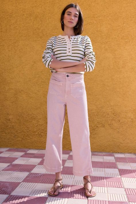 Allie Flare Cropped Jean - Dusky Pink Peach Jeans Outfit, Pink Pants Outfit Women, Pink Jeans Outfit Summer, Light Pink Jeans Outfit, Light Pink Top Outfit, Peach Pants Outfit, Cropped Flare Jeans Outfit, Pink Jeans Outfit, Jeggings Outfit