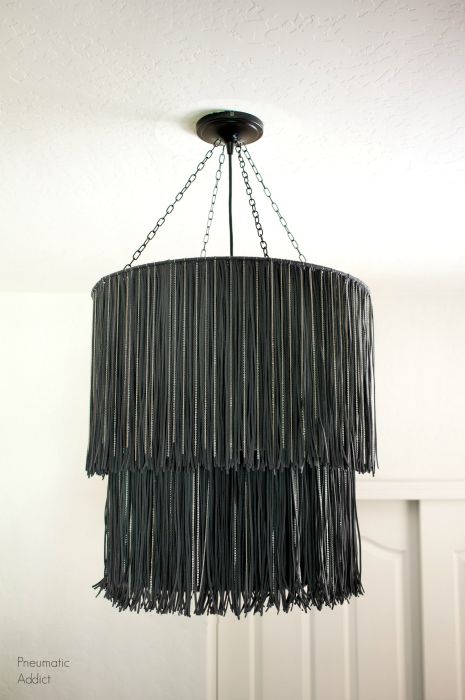 How to make a leather fringe, boho style chandelier with step by step tutorial. Yarn Chandelier, Diy Fringe, Chandelier Boho, How To Make A Chandelier, Chandelier Diy, Fabric Chandelier, Boho Lighting, Boho Chandelier, Basket Lighting