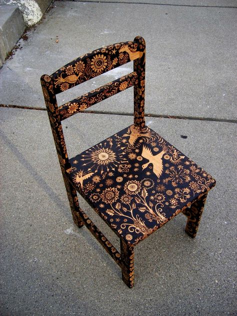 Wood Burned Chair by Cecilia Galluccio Burnt Coffee Table, Burnt Coffee, Woodburning Projects, Into The Wood, Wood Burning Crafts, Wood Burning Patterns, Wood Burning Art, Small Chair, Painted Chairs