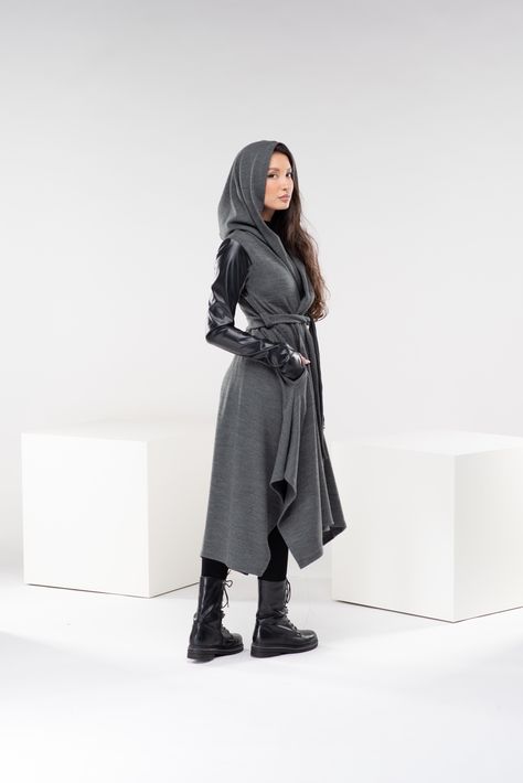 Dark Grey Hooded Jedi Cloak #cloak #blackcape #jedicloak #jedicape #jedioutfit #jediclothes #jedicardigan #hoodedcloak #medievalcloak #vikingcloak Cyberpunk Cloak, Jedi Cloak, Viking Cloak, Jedi Outfit, Jedi Robe, Jedi Costume, Grey Jedi, Open Kimono, Shopify Marketing