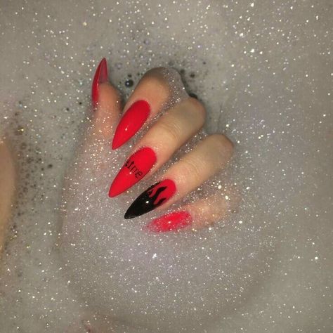 Red And Black Nail, Red Acrylic Nails, Gothic Nails, Edgy Nails, Goth Nails, Grunge Nails, Simple Acrylic Nails, Glow Nails, Long Acrylic Nails Coffin