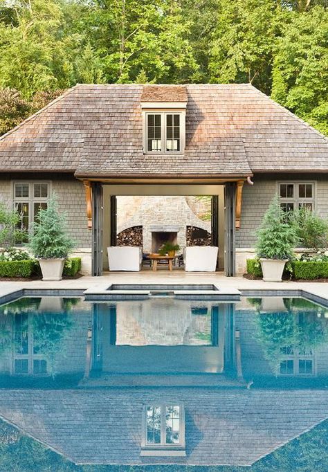 20 Spectacular Pool Houses That Will Bring Your To Paradise | Home Design And Interior Rustic Pool, Pool Patio Designs, Pool House Design, Modern Pool House, Pool House Designs, Suzanne Kasler, Swimming Pool House, Pool Cabana, Pergola Design