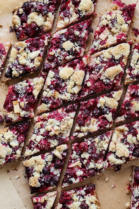 Cranberry Bars Recipe, Vegetarian Winter Recipes, Most Pinned Recipes On Pinterest, Apple Crumb Bars, Cranberry Recipes Dessert, Vegetarian Fall Recipes, Baked Bars, Winter Produce, Cinnamon Baking