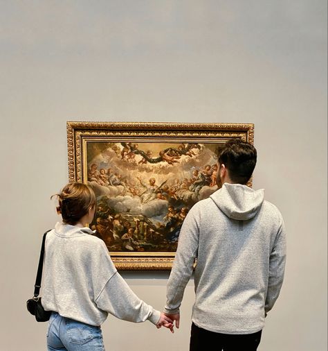 #relationship #boyfriend #museum #date #aesthetic No Face Couple Photos, Old Money Couple, No Face Couple, Money Couple, Museum Date, Dream Dates, Museum Photography, Couple Lifestyle, No Face