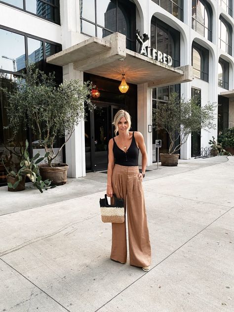 AUSTIN CITY GUIDE – One Small Blonde | Dallas Fashion Blogger Summer Wide Leg Pants Outfit, Austin Outfits, Spring List, Summer Wide Leg Pants, Austin Fashion, Wide Leg Pants Outfit, Austin Style, Wide Leg Pants Outfits, Leg Pants Outfit