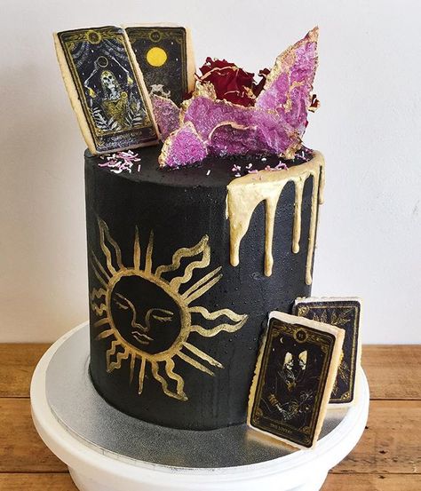 MORE GOTH CAKES PLS.  For a "modern day witch" from a friend - this one was so much fun from conception through to execution! Tall black red velvet. Gold partial drip edible tarot cards gold painted sun  red roses edible amethysts. I wanna make this cake over and over again. Cake With Blackberries, Birthday Cake Fruit, Gothic Birthday Cakes, Goth Cakes, Witch Cake, Painted Sun, Modern Day Witch, Crystal Cake, Cake Fruit