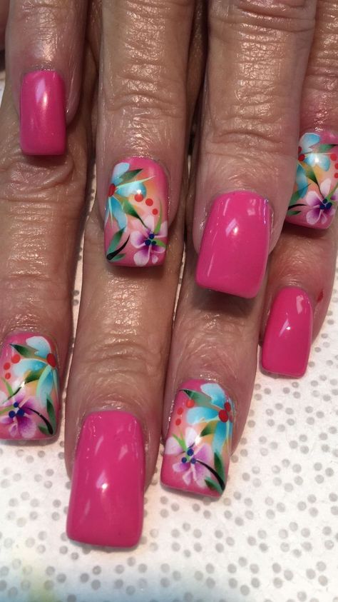 There's a new beauty trend taking over Instagram and it's absolutely stunning. Say hello to "quartz nails". Luau Nails Hawaiian, Vacation Gel Nails, Bright Summer Nail Colors, Bright Nail Colors, Hibiscus Nail Art, Hawaiian Flower Nails, Aloha Nails, Island Nails, Color Trends 2024