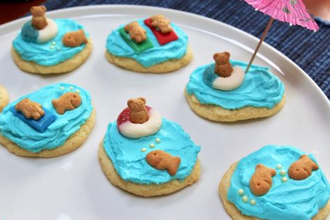 Summer Beach Bear Cookies | epicuricloud (Tina Verrelli) Baker Baker Ideas For Kids School, Pool Cookies, Fake Baking, Vbs Snacks, Beach Cupcakes, Summer Cookie, Graham Cookies, Cookie Contest, Summer Cupcakes