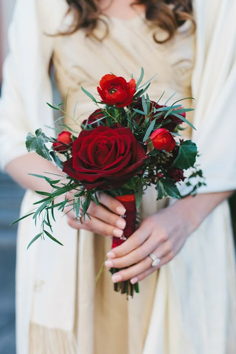 Christmas Wedding Bouquets, Winter Wedding Red, Small Wedding Bouquets, Red Bouquet Wedding, Winter Wedding Bouquet, Christmas Bouquet, Red Bouquet, Winter Bouquet, Winter Wedding Flowers