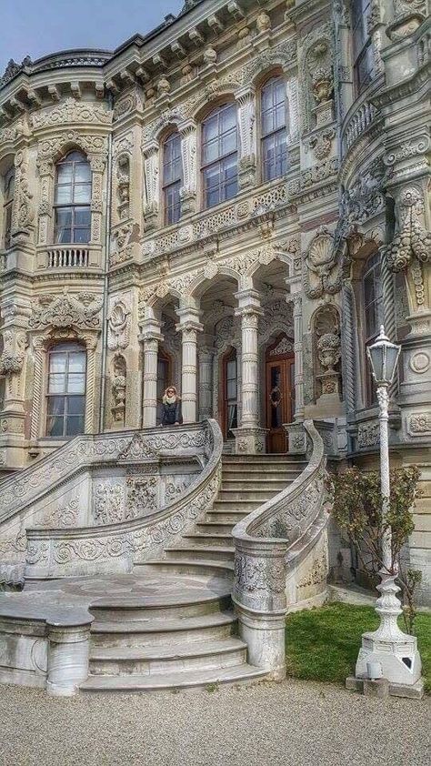 Residence Architecture, Old Money House, Look Wallpaper, Building Aesthetic, Castle Aesthetic, Fotografi Vintage, التصميم الخارجي للمنزل, Castle House, Baroque Architecture