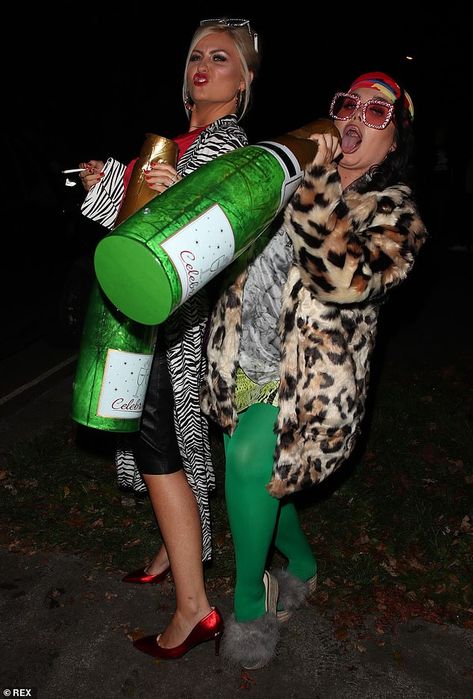 Animated: Scarlett Moffatt put on an animated display as she channelled Absolutely Fabulou... Eddie Ab Fab, Ab Fab Birthday, Absolutely Fabulous Costume, Ab Fab Costume, Ab Fab Fancy Dress, Edina Monsoon Outfit, Patsy Ab Fab, Absolutely Fabulous Birthday, Celebrity Fancy Dress