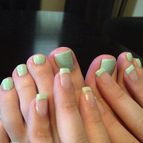 Mint mani pedi.....can you say coral? I <3 Matching Mani And Pedi Summer, Matching Mani Pedi Ideas Summer, Medi Pedi Ideas, Mint Green Toe Nails, Spring Mani Pedi, Summer Mani Pedi Combos, Mani And Pedi Ideas Matching, Vacation Mani Pedi, Manicure And Pedicure Ideas Matching