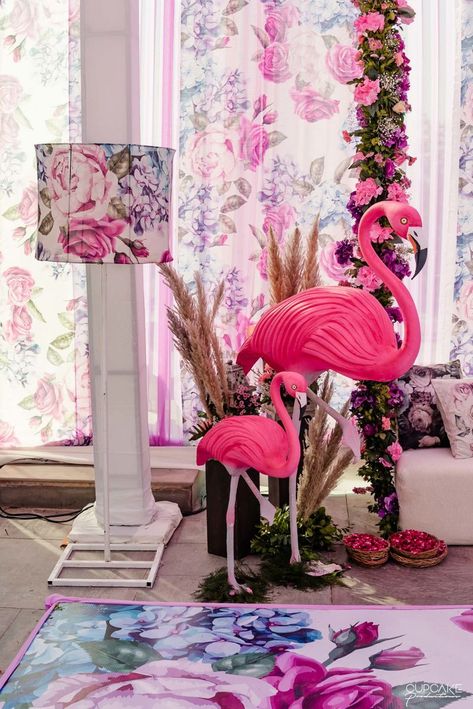 Grand Indian Wedding, Wedding Decor Indian, Decor Indian Wedding, Indian Wedding Decor, Forest Theme Wedding, Flamingo Theme, Indian Wedding Planning, Pastel Decor, Wedding Register