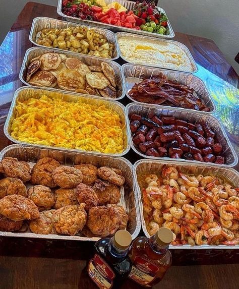 Cookout Side Dishes Black People, Graduation Cookout, Breakfast Brunch Party, Gender Reveal Food, Brunch Catering, Fun Meals, Soul Food Recipes, Breakfast Catering, Outdoor Graduation