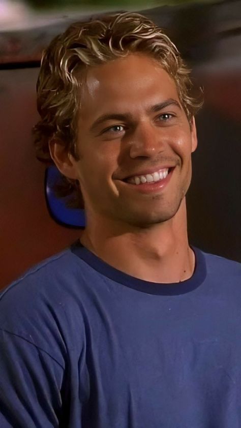 Paul Walker Haircut, Paul Walker Wallpaper, Fast And Furious Cast, Fast And Furious Actors, 90s Actors, Paul Walker Pictures, 90s Men, His Smile, The Perfect Guy