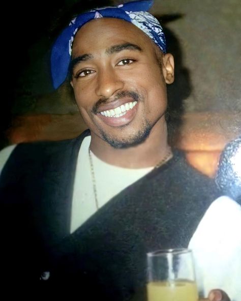 2pac Pictures, Tupac Videos, Tupac Photos, Tupac Makaveli, 90s Rappers Aesthetic, Cultura Hip Hop, Tupac Art, 2pac Shakur, Tupac Wallpaper