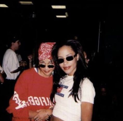 R And B Aesthetic, B Aesthetic, Aaliyah And Tupac, R&b Aesthetic, Aaliyah Pictures, Aaliyah Style, Aaliyah Haughton, Bob Braids, Female Rappers